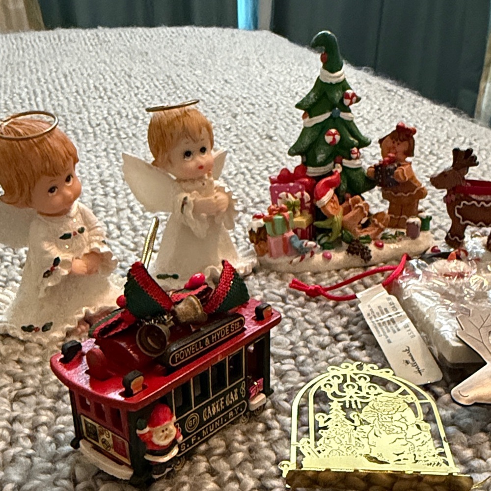 Source Unknown Holiday Ornament Set with Red and Gold Accents